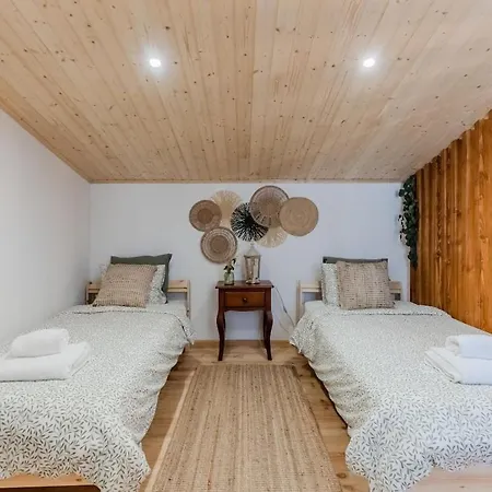 Holiday home Eucalibrios A Casa De Pedra *